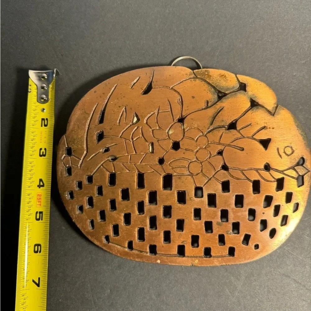 Fruit basket Brass trivet